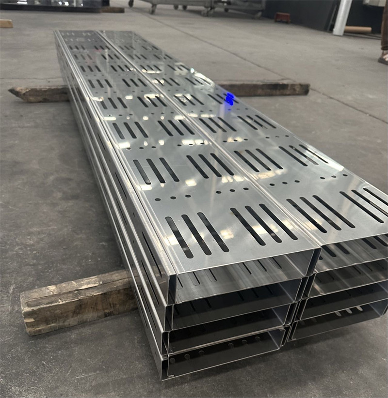 托盤(pán)式電纜橋架